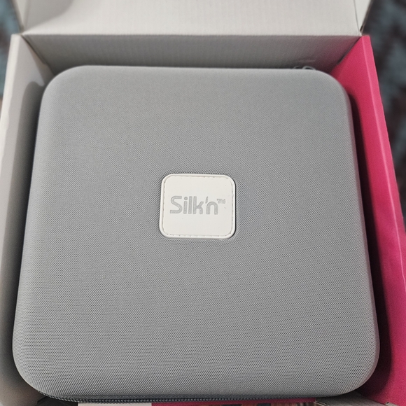 New Silk'n Reveal Diamond Microderm Wand - Picture 4 of 5